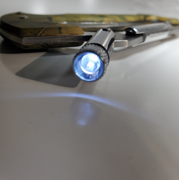 4/$20 Multitool Large 4 in 1 keychain/carribeener - Picture 4 of 4